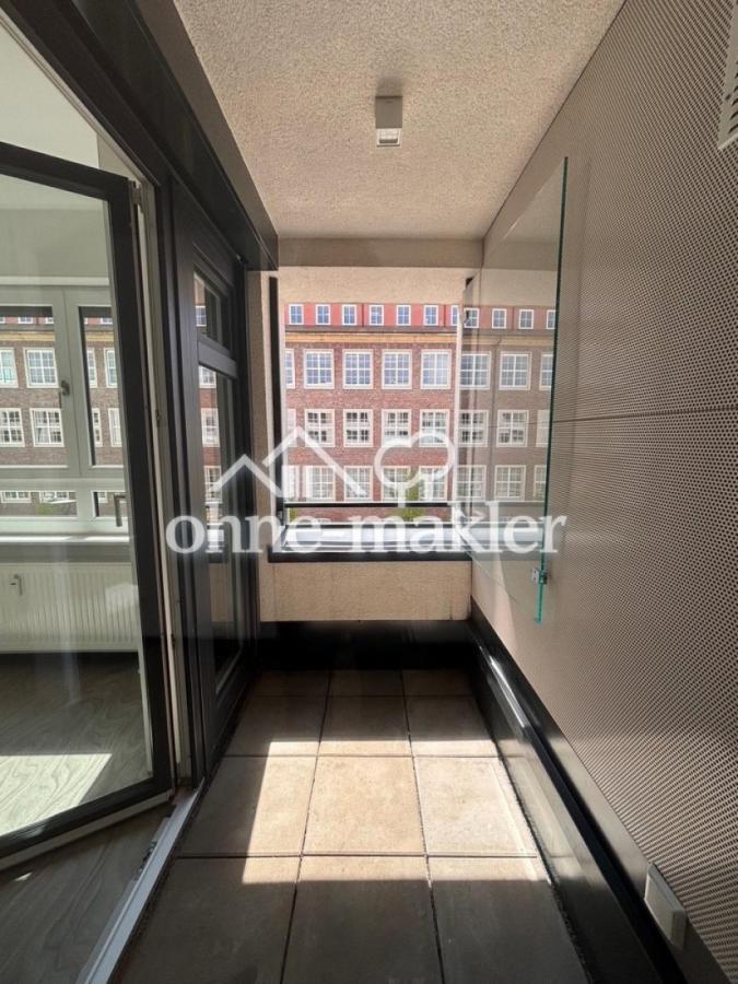Überdachter Balkon