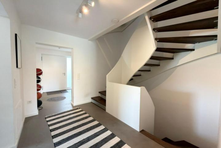 EG Flurbereich mit Treppe