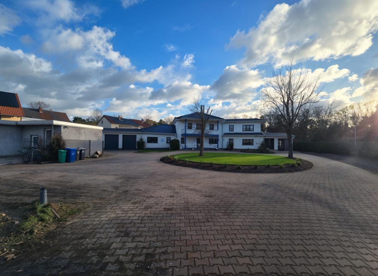 Grundstück - Sicht zum Haus 