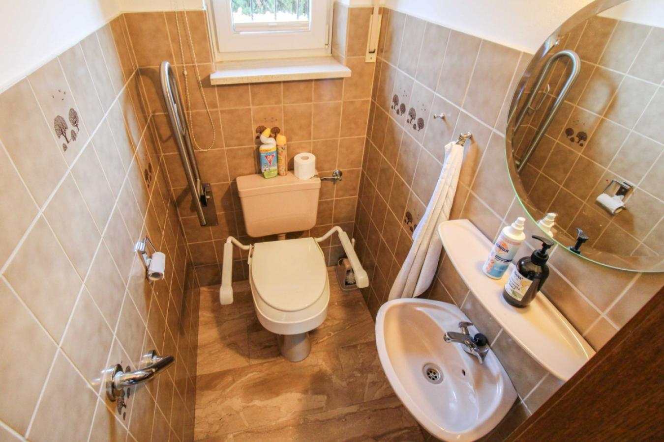 Gäste-WC EG