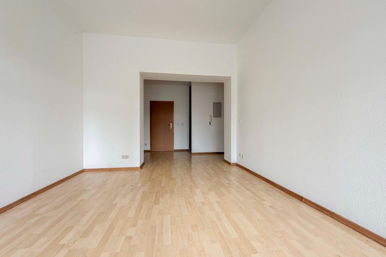 Wohnung EG li WZ