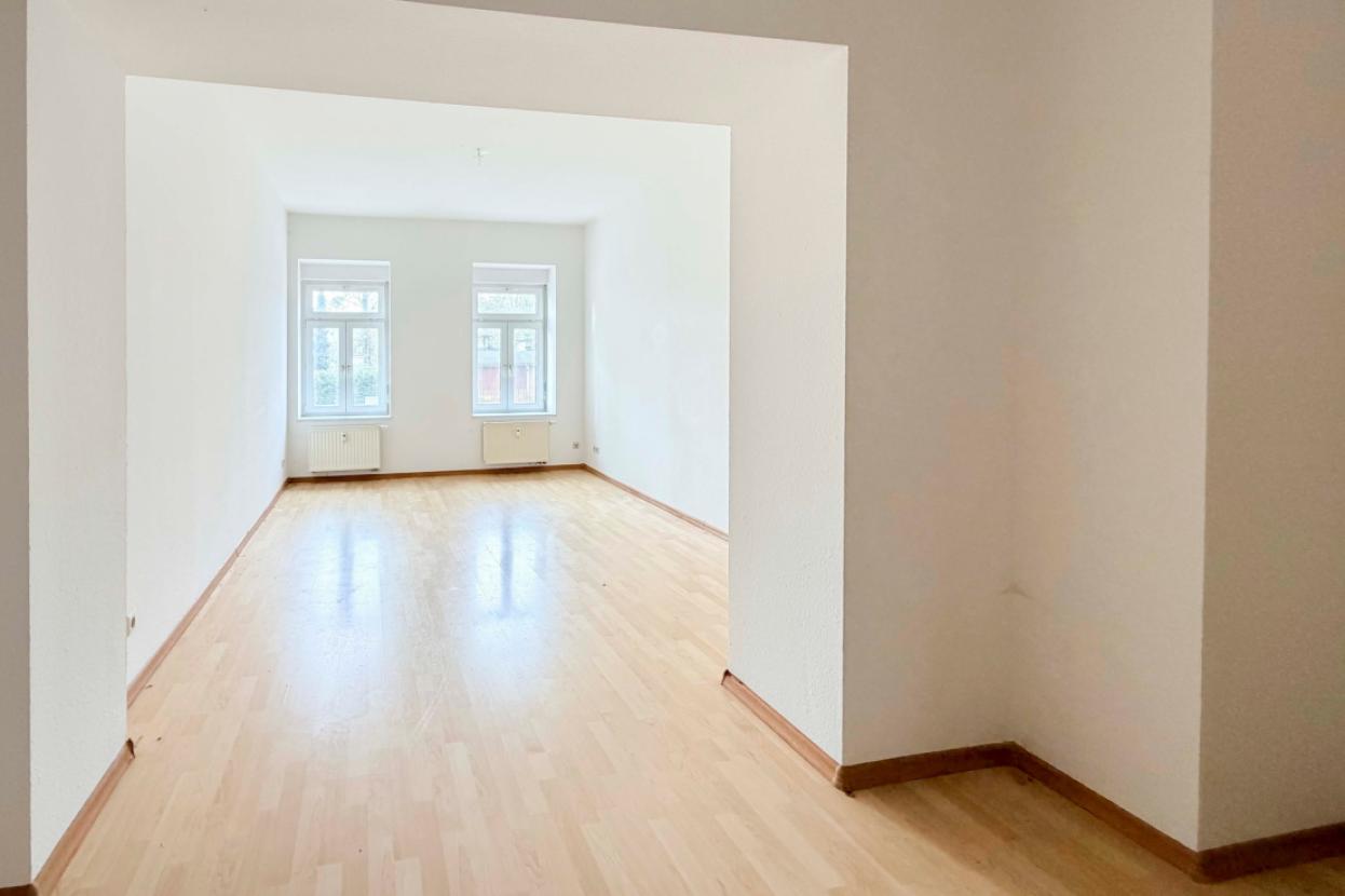 Wohnung EG li WZ