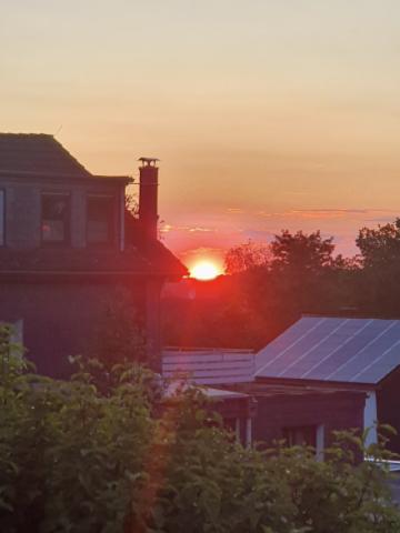 Sonnenaufgang mit Blick aus der Küche 