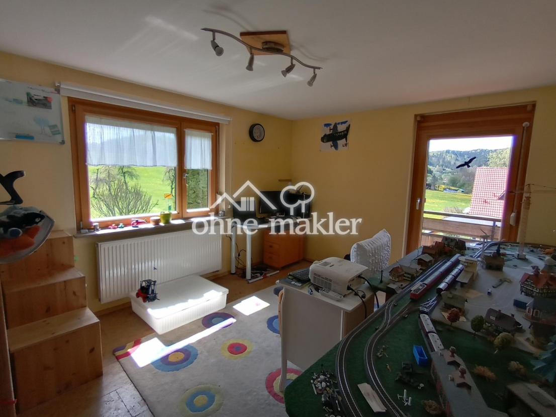 Zimmer 1 OG Balkonzugang