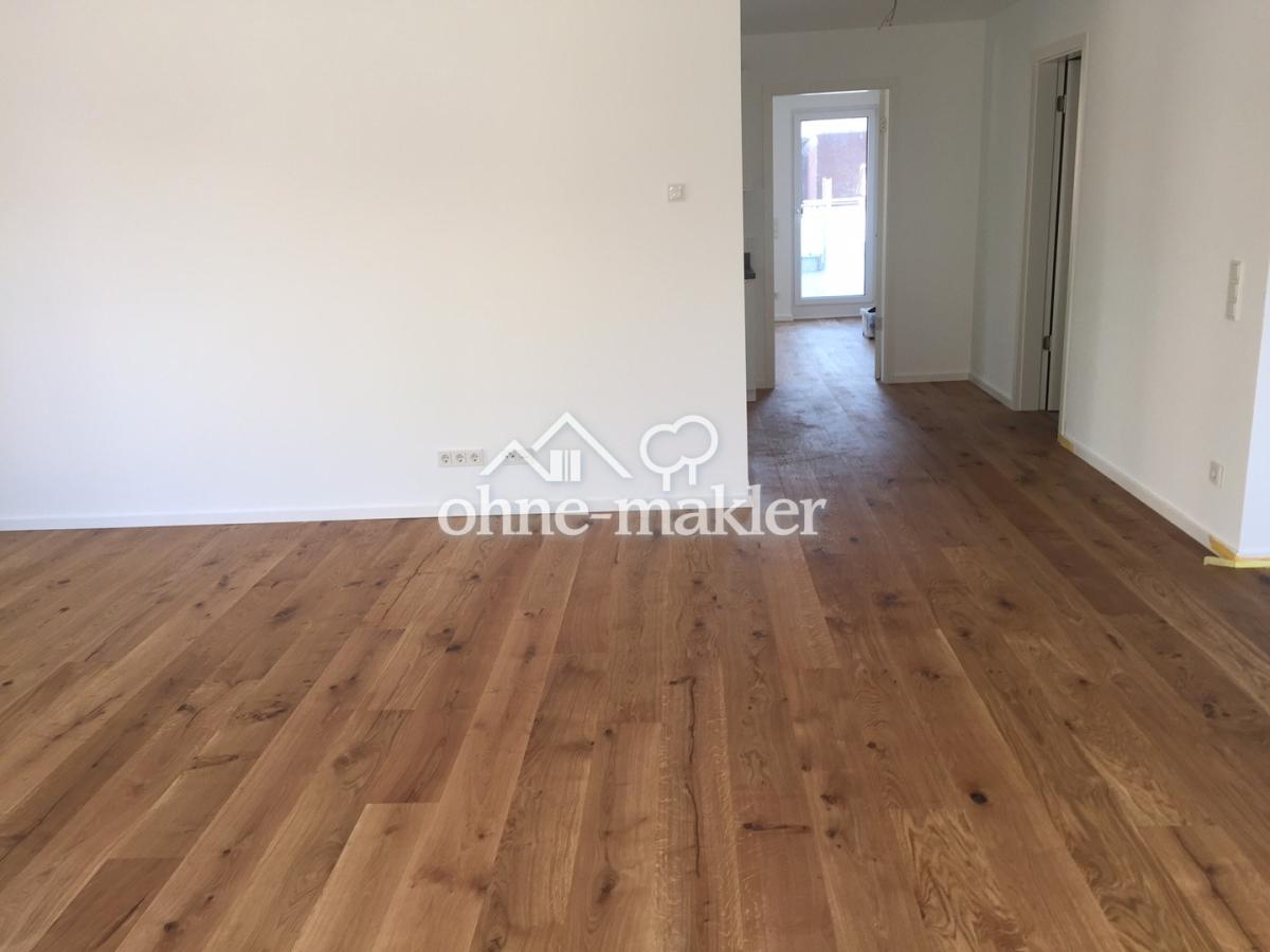 Blick Wohnzimmer zum Schlafzim