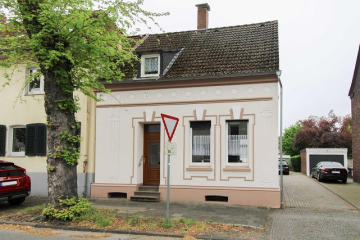 Haus1 / Straße
