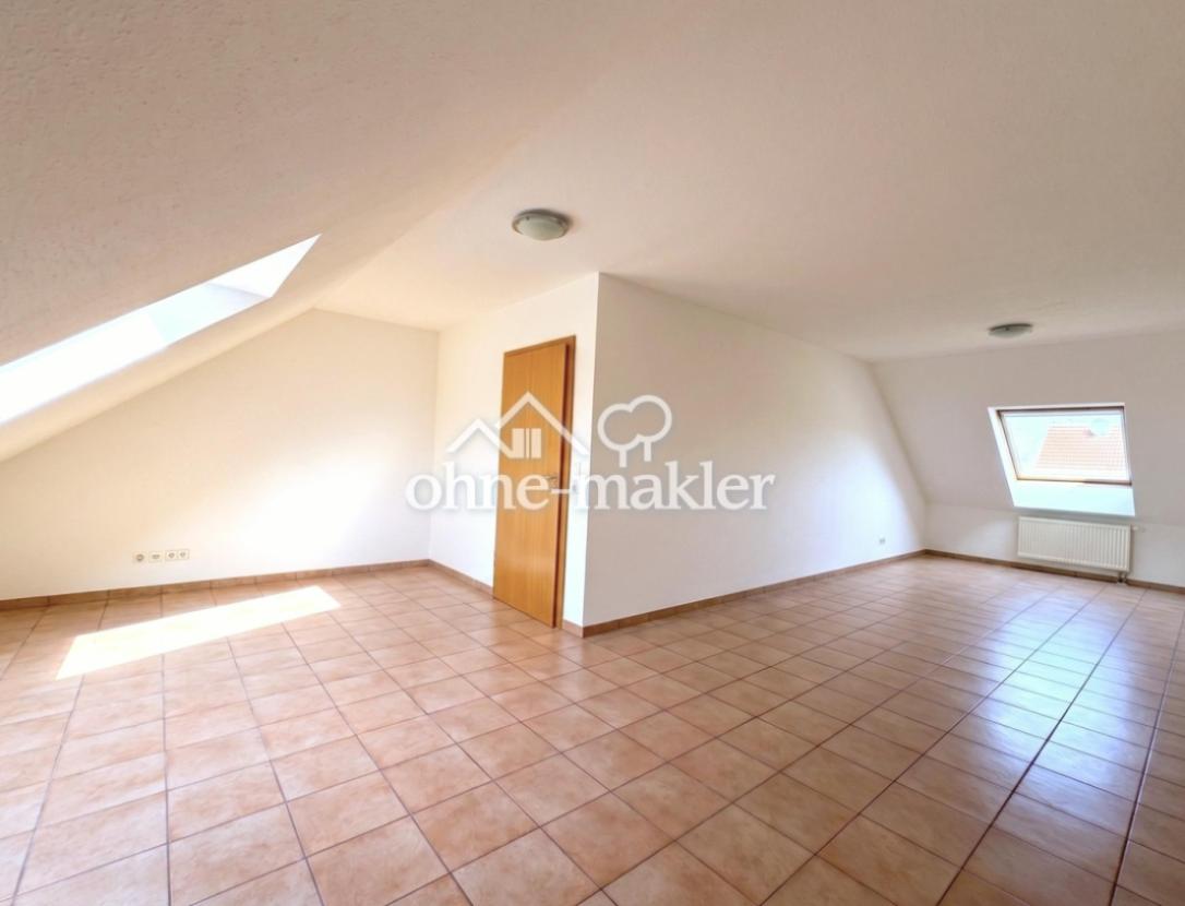 Helles Dachgeschoss-Zimmer