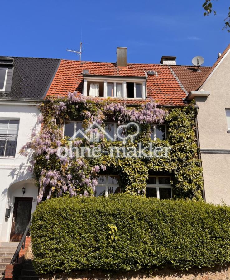 Strassenseitige Hausansicht