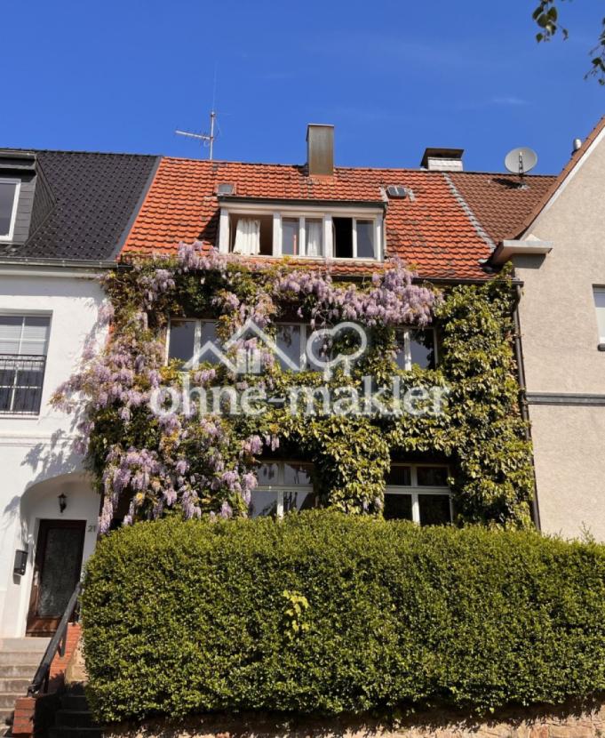 Strassenseitige Hausansicht