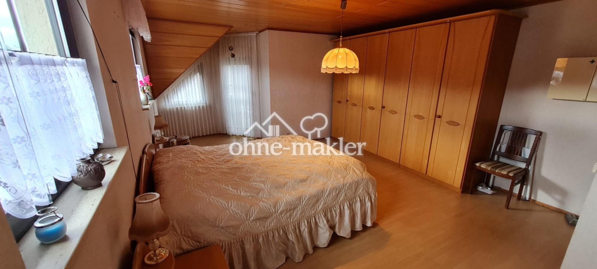 Schlafzimmer DG + Balkon