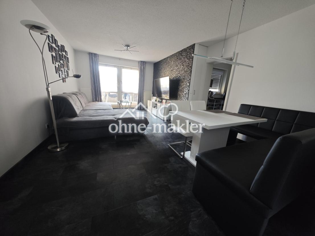 Wohnzimmer mit Essbereich