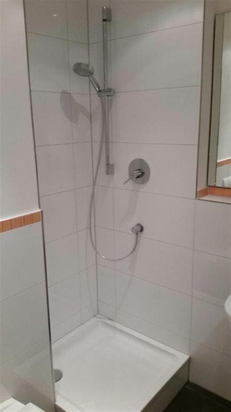 modernes Bad