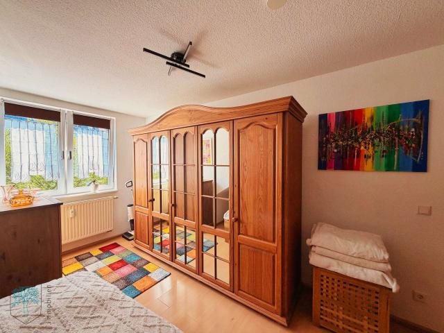 Schlafzimmer 1