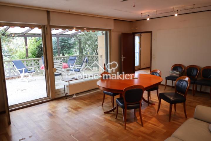 Wohnzimmer und Terasse