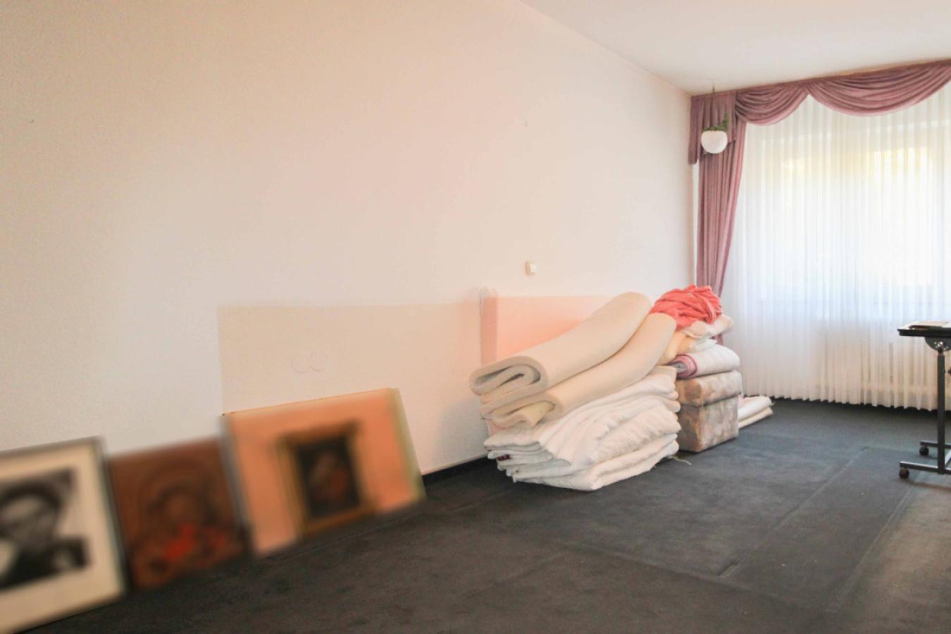 Schlafzimmer Bild 1
