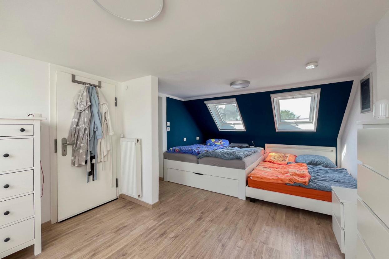 Schlafzimmer DG