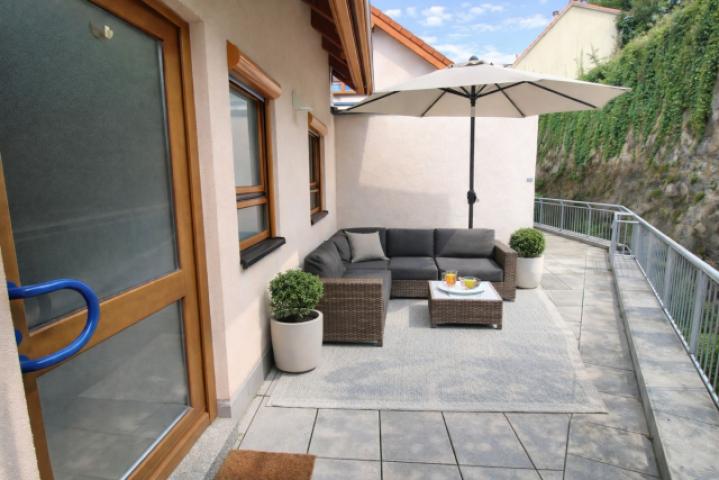Terrasse KI-generiert