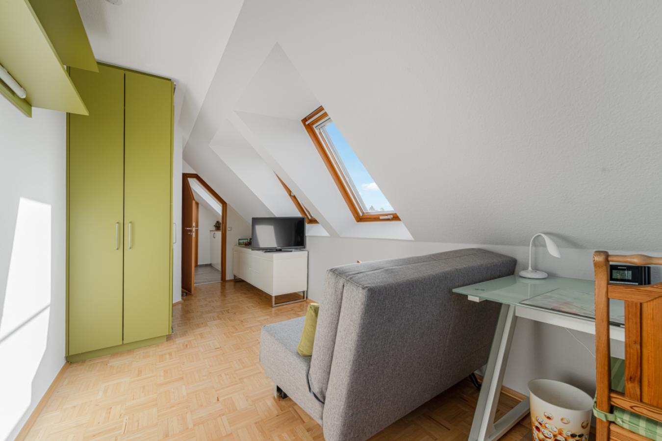 Weitere Ansicht Arbeits-/Gästezimmer