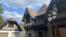 Hofansicht mit Garagennebengebäude