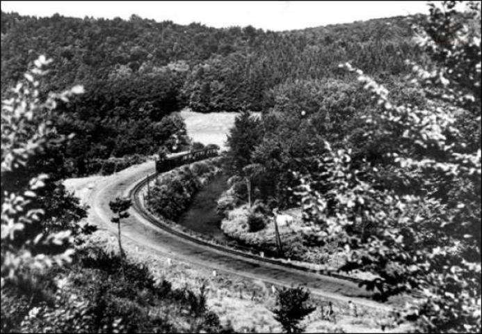 Bröltalbahn vor der Einfahrt Bröl (Eckes Granini)