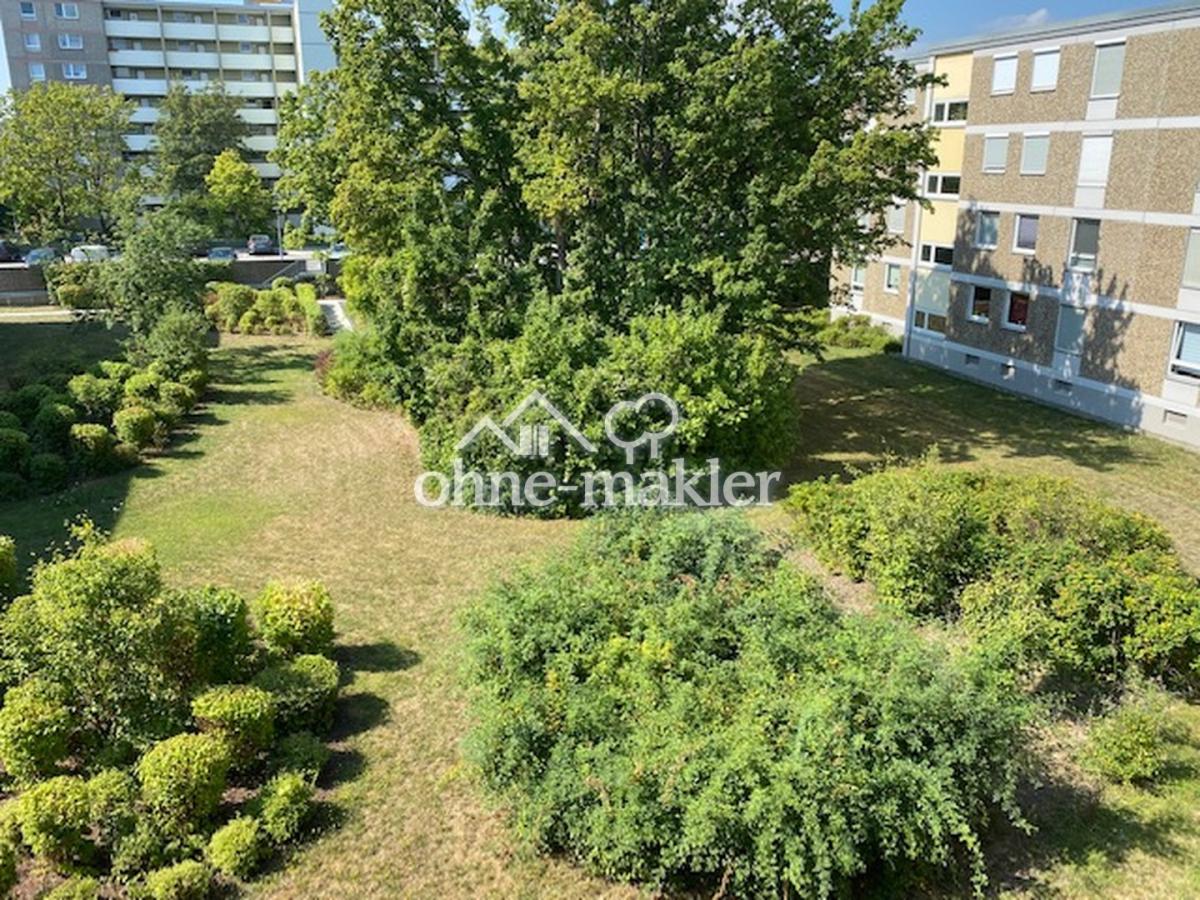 Blick vom Balkon auf Innenhof