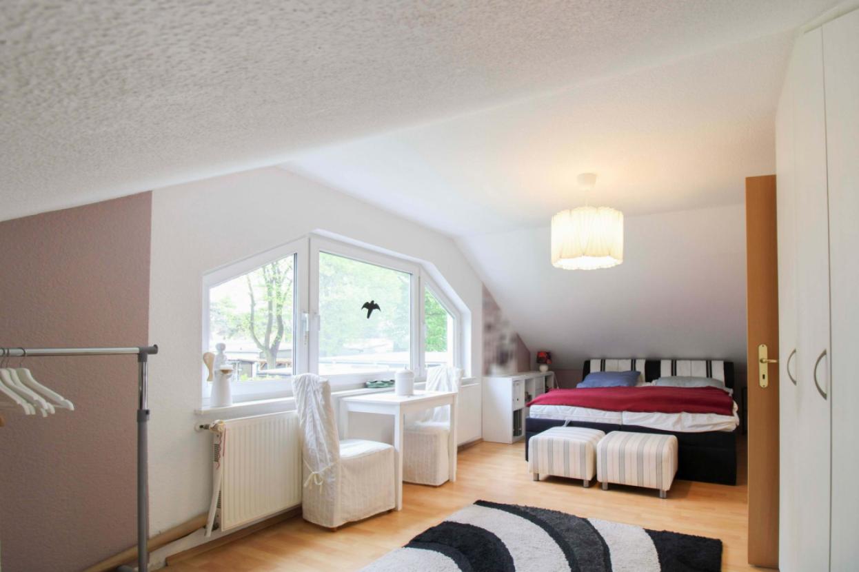 Schlafzimmer im DG