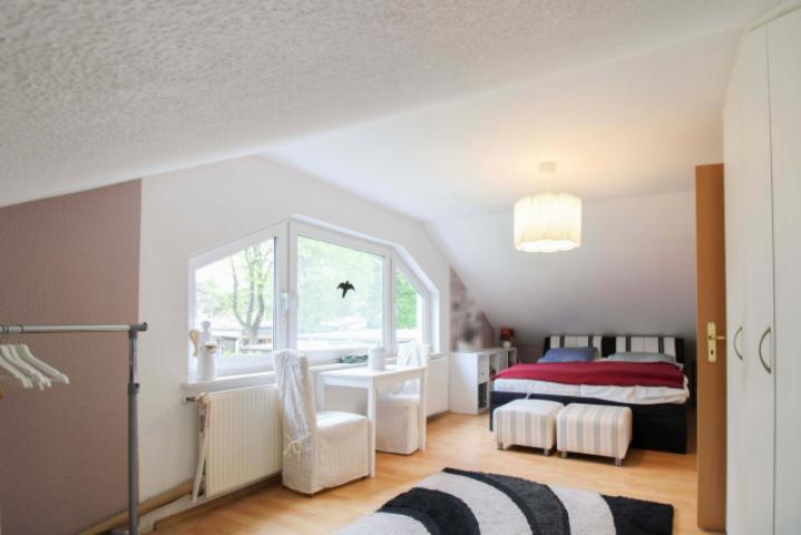 Schlafzimmer im DG