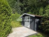Gartenhaus mit Terrasse