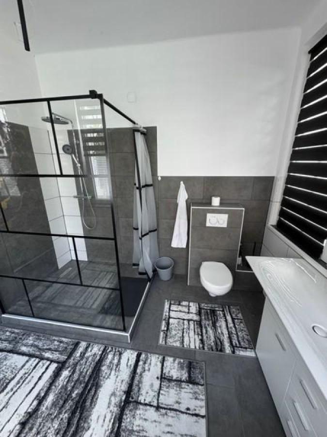 1n Du WC WB