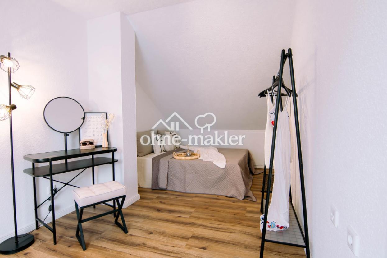 Schlafzimmer DG