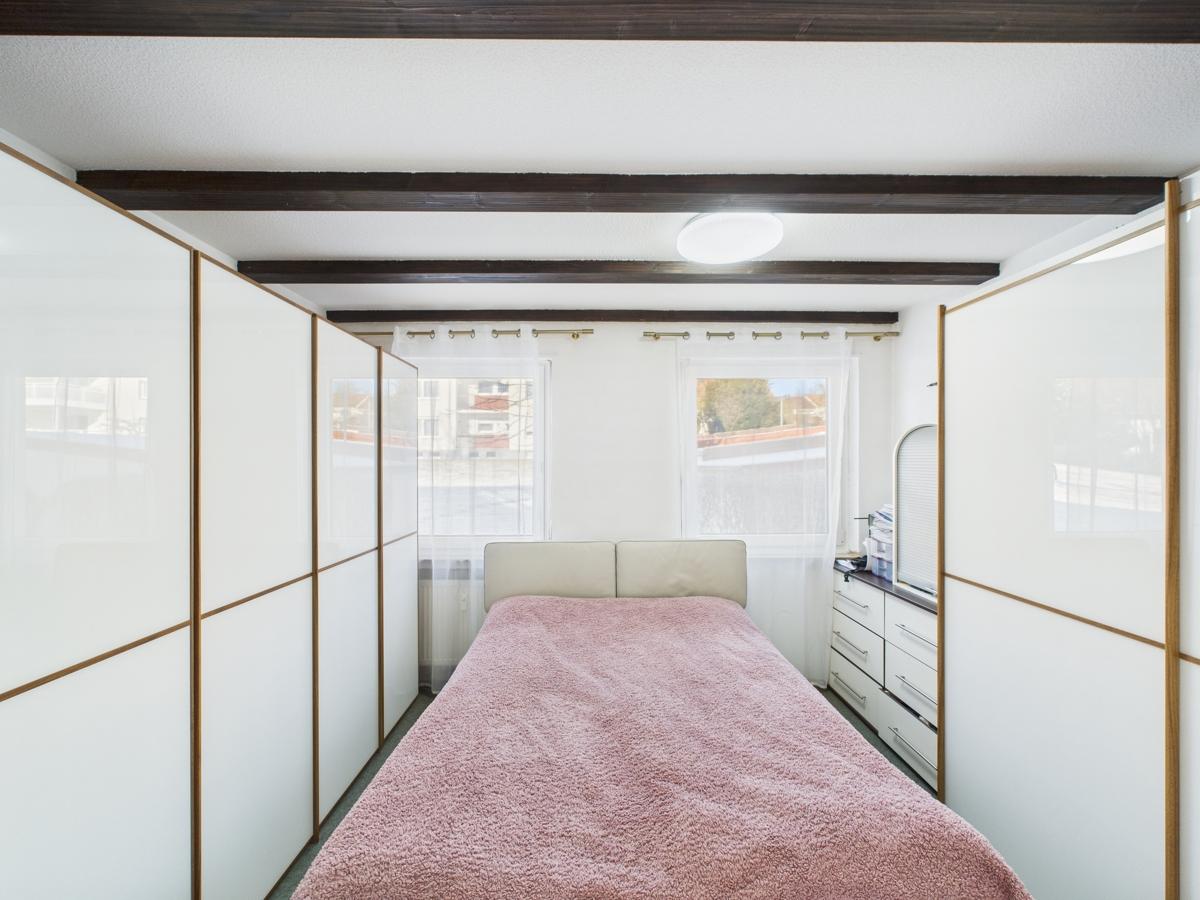 Schlafzimmer 1