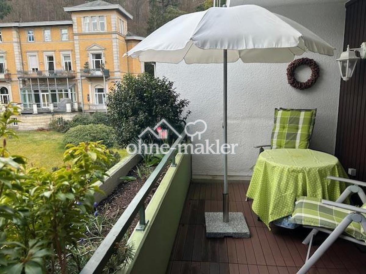 Süd-Balkon mit Möblierung