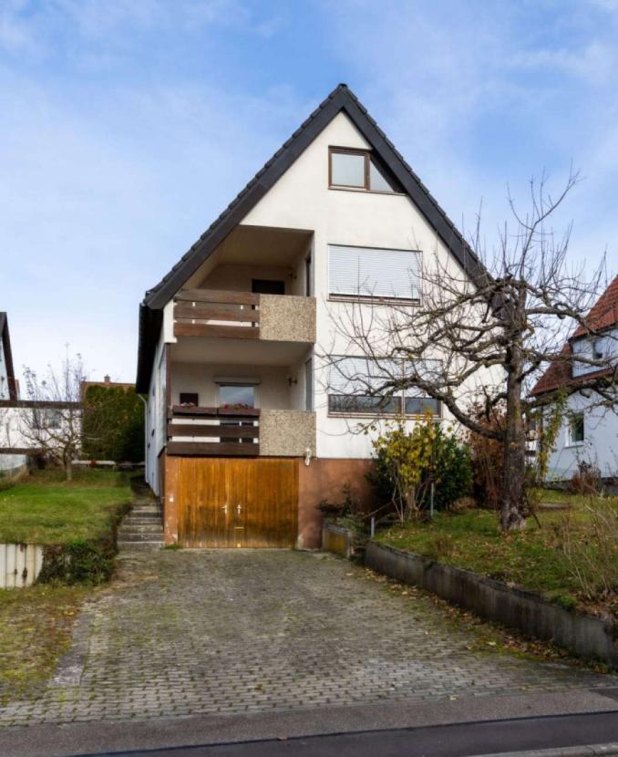 Südseite - Ansicht von der Straße