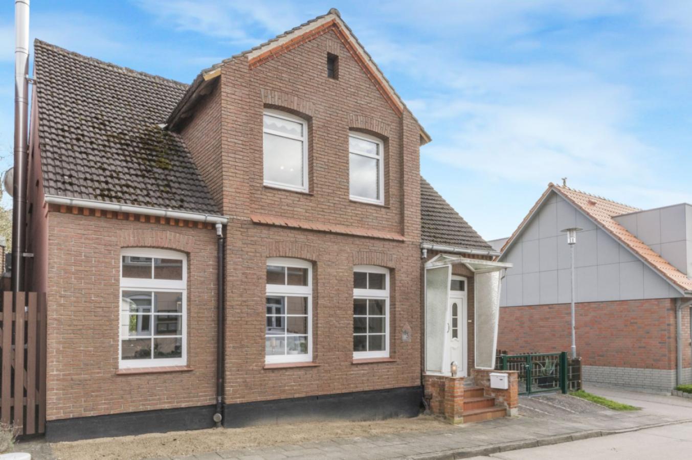 Seitenansicht des Hauses