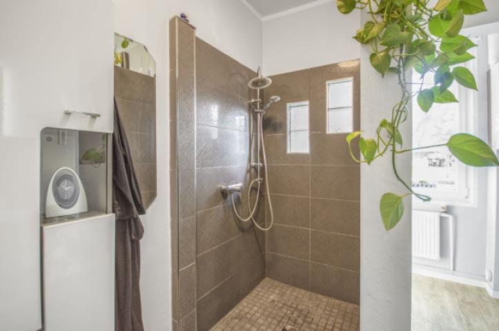 Begehbare Dusche im EG