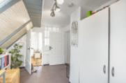 Büro mit Zugang zum Kinderzimmer