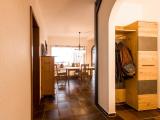 Flur 1 m. Blick R. Esszimmer