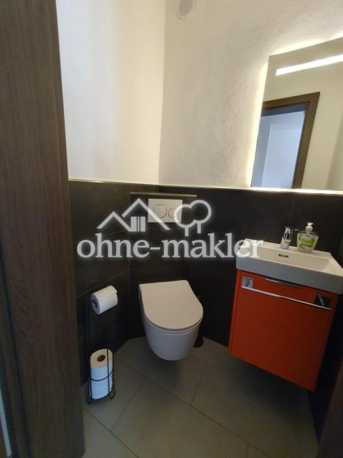 Separates Gäste-WC