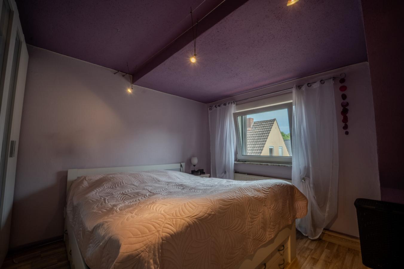 Schlafzimmer DG