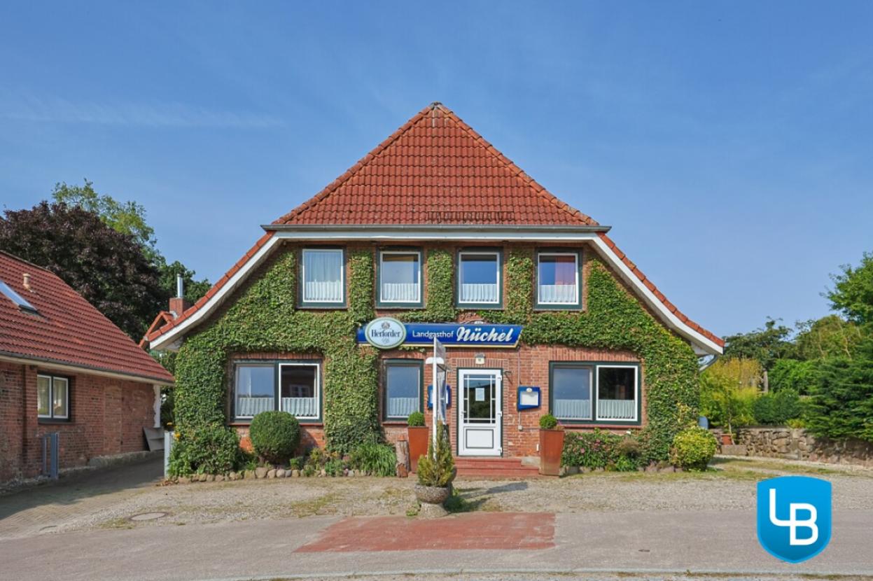 ...mit Parkplätzen vor der Tür