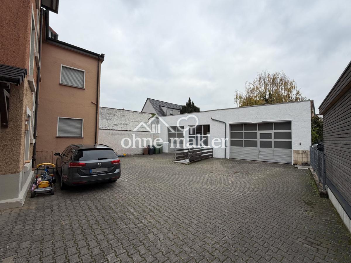 Hof und Halle