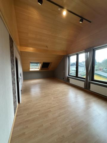 Helles Schlafzimmer links