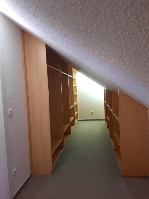 Begehbarer Kleiderschrank