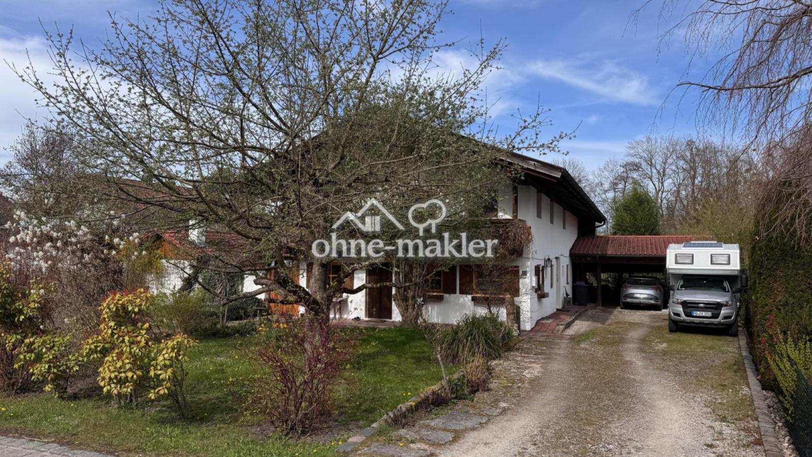 Haus Nordostseite mit Einfahrt