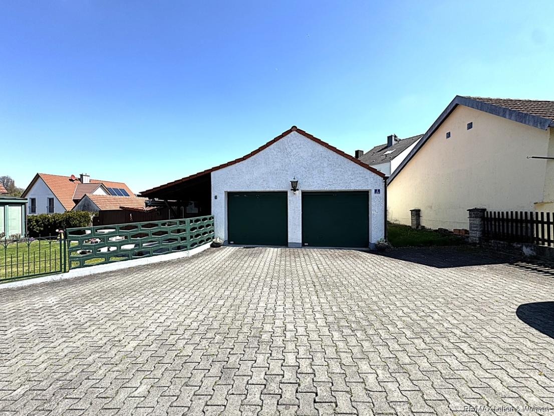 Doppelgarage mit Fläche 