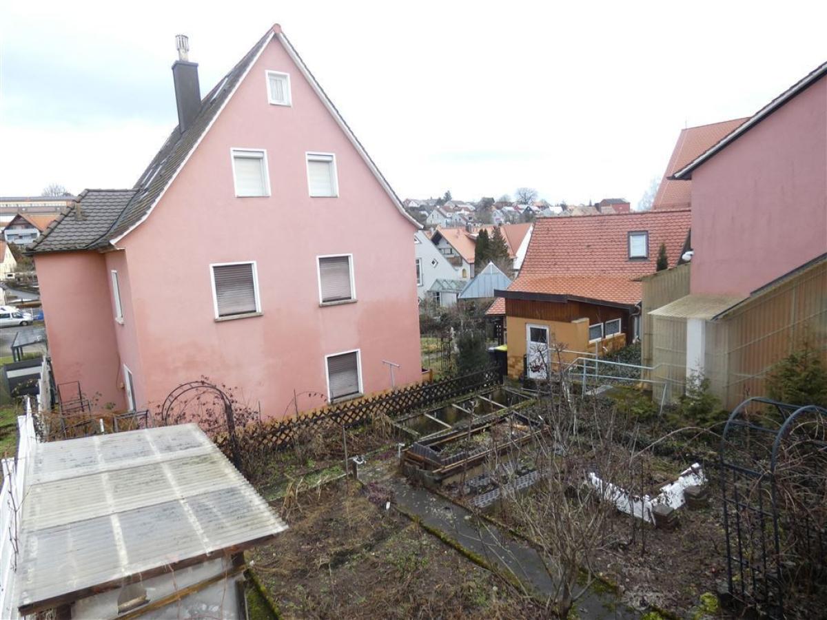 Großer Gartenbereich
