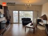 Wohnzimmer mit Balkon