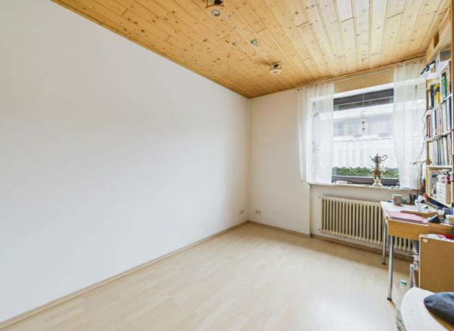 CAM05560G0-PR0037-STILL005-001