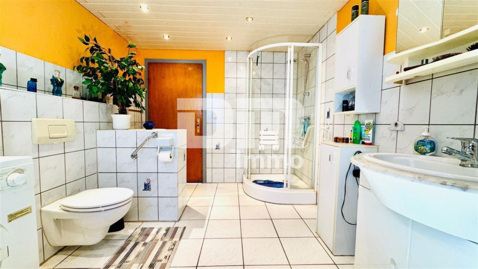 EG Bad Dusche / Waschmaschinenanschluss