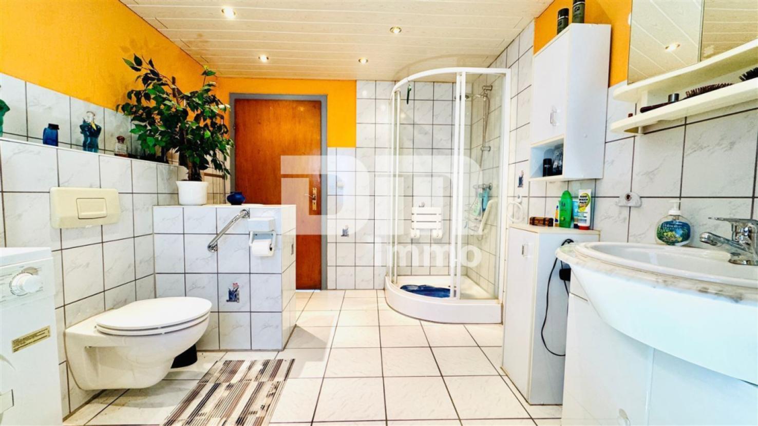 EG Bad Dusche / Waschmaschinenanschluss